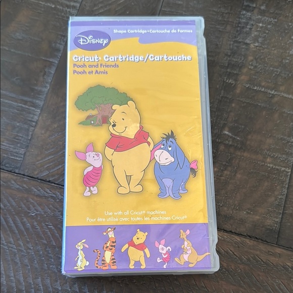Disney Yellow Winnie the Pooh Cricut - Picture 1 of 4